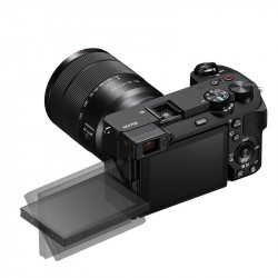 Sony A6700 + 18-135 mm F3.5-5.6